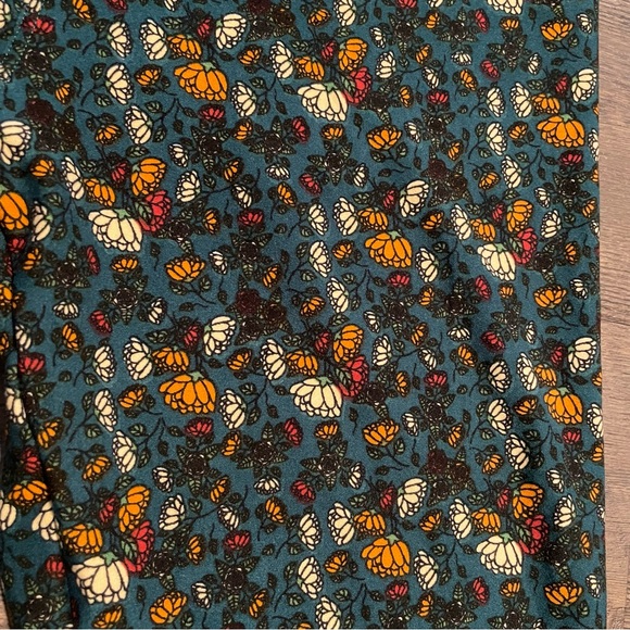 ⭐️4 for $10⭐️ Teal Floral Leggings. Women's Size Large / XL. Buttery Soft. - Picture 3 of 6
